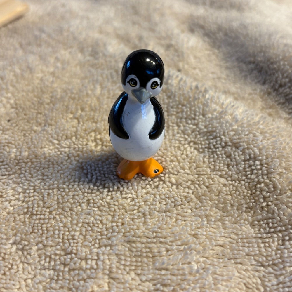 Vintage  Littlest Pet Shop Penguin Figurine‎ Black White Orange Collectible ToyL